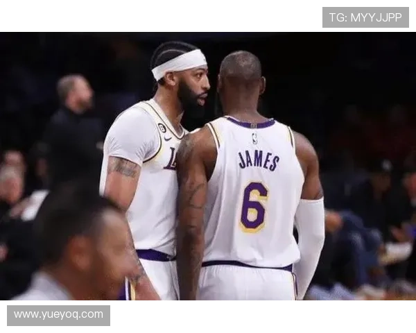 洛杉矶湖人客场逆袭孟菲斯灰熊展现强大团队实力与顽强斗志